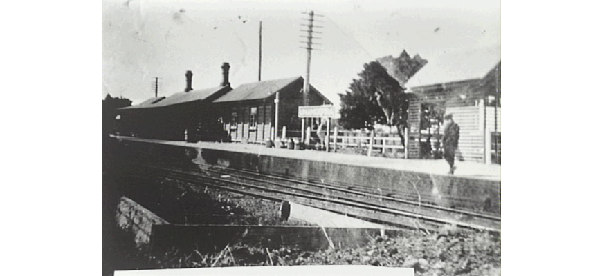 Unanderra-Station-1930