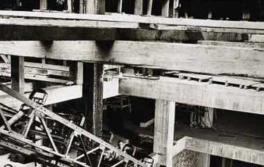 Installing_escalators_at_Wynyard_c.-1930-380x240