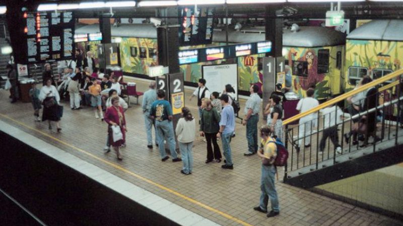 Sydney-Town-Hall-Station-Platform-2-1999