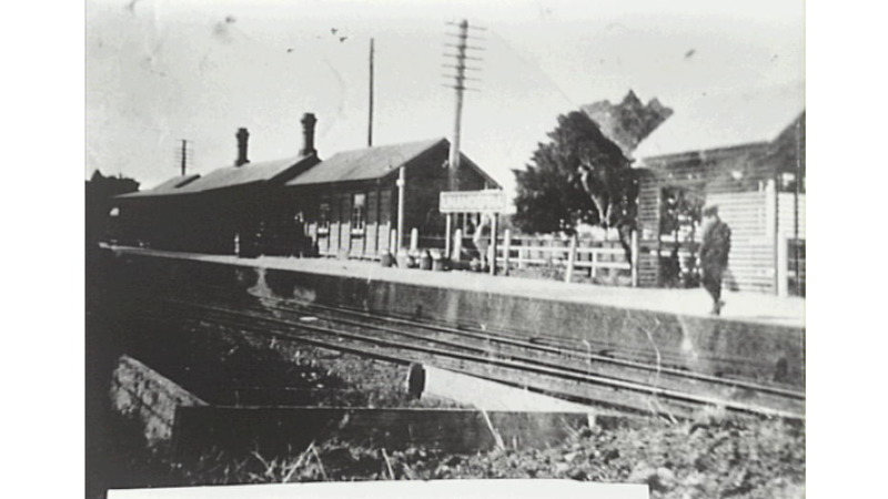 Unanderra-Station-1930